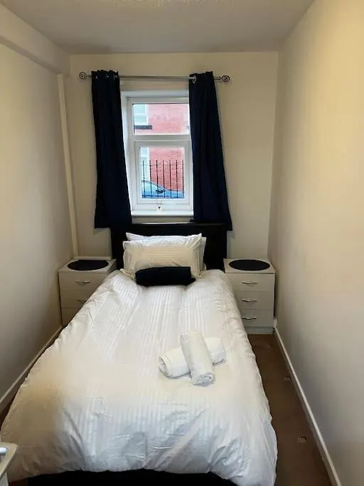 Salford Central 2-Bed - Near Uni & Mcr City Centre-1